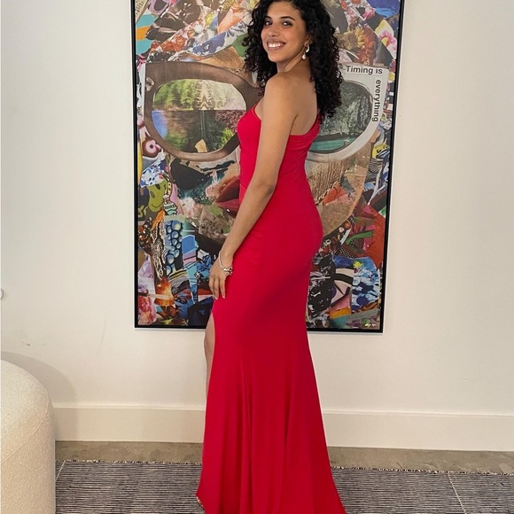 Red gown from Club London size 6 - Picture 2 of 4